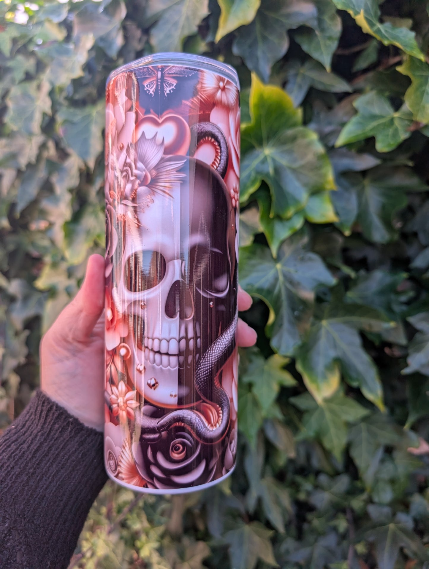 Black and Gold skull and roses 20oz Tumbler