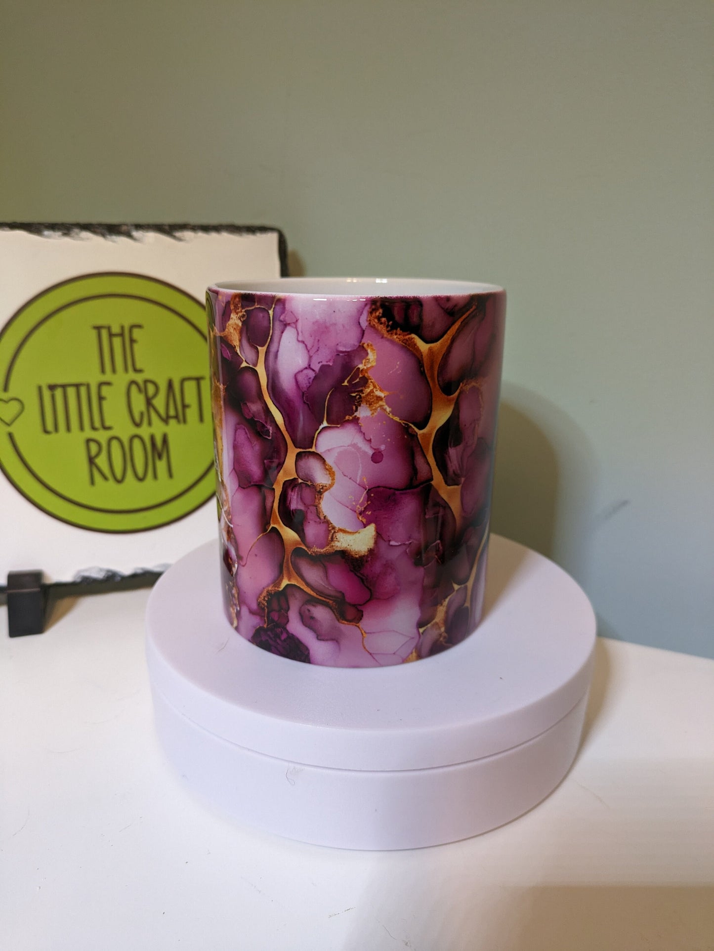 Purple and gold marbled personalised gift mug