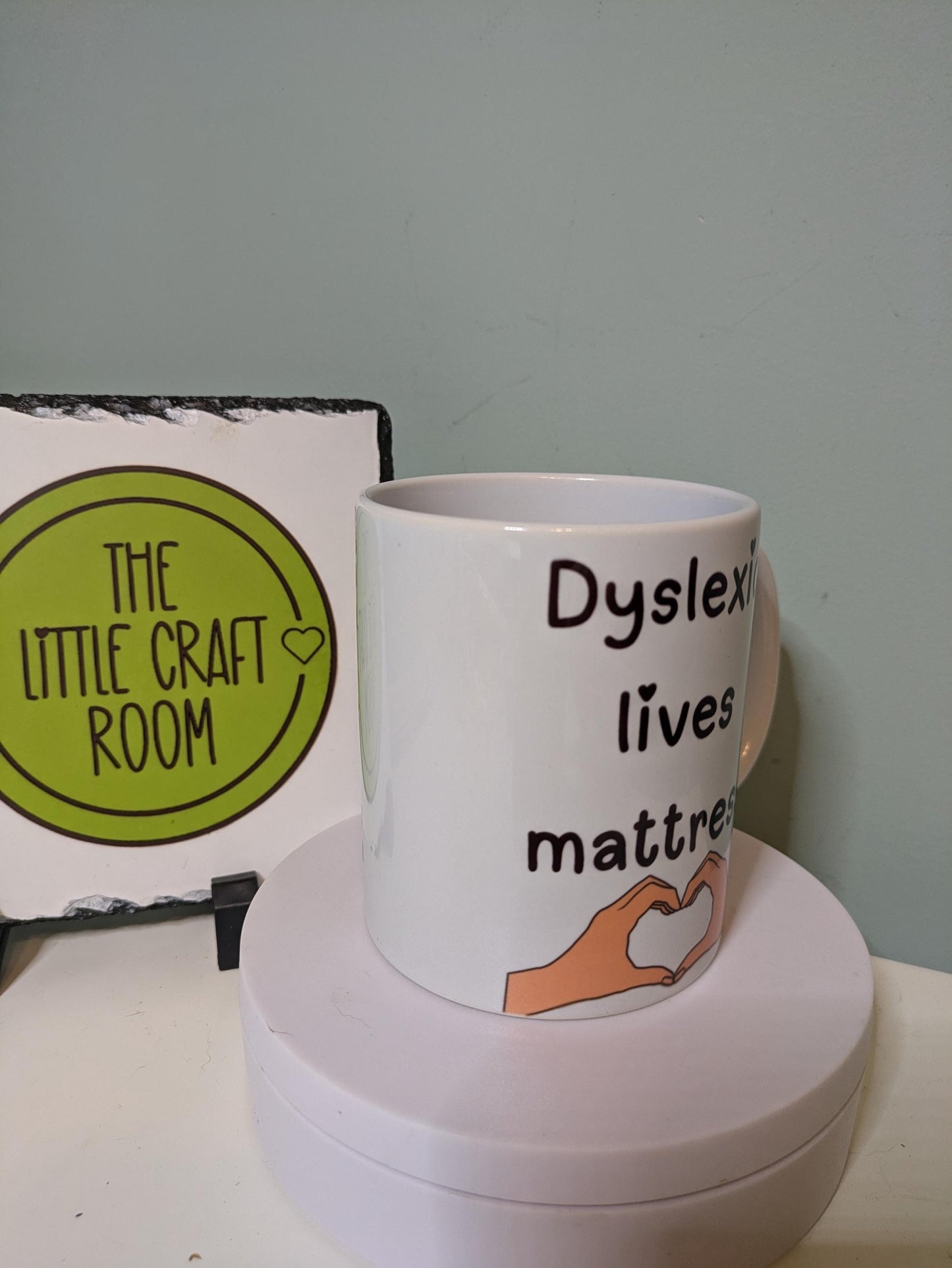 Dyslexic lives matter meme mug