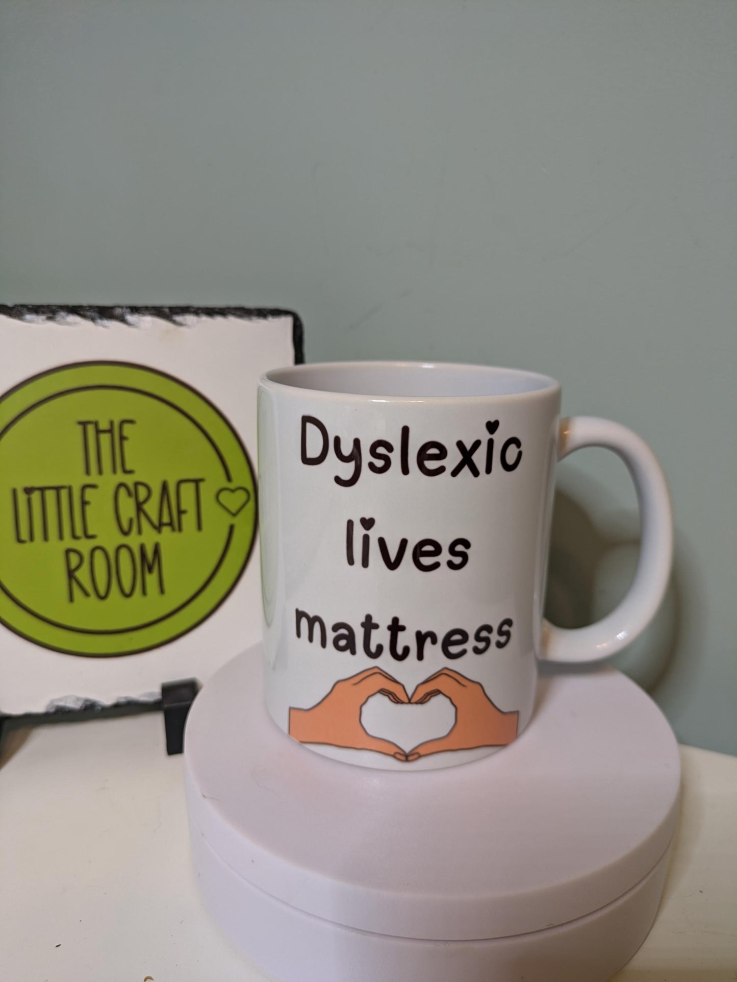 Dyslexic lives matter meme mug