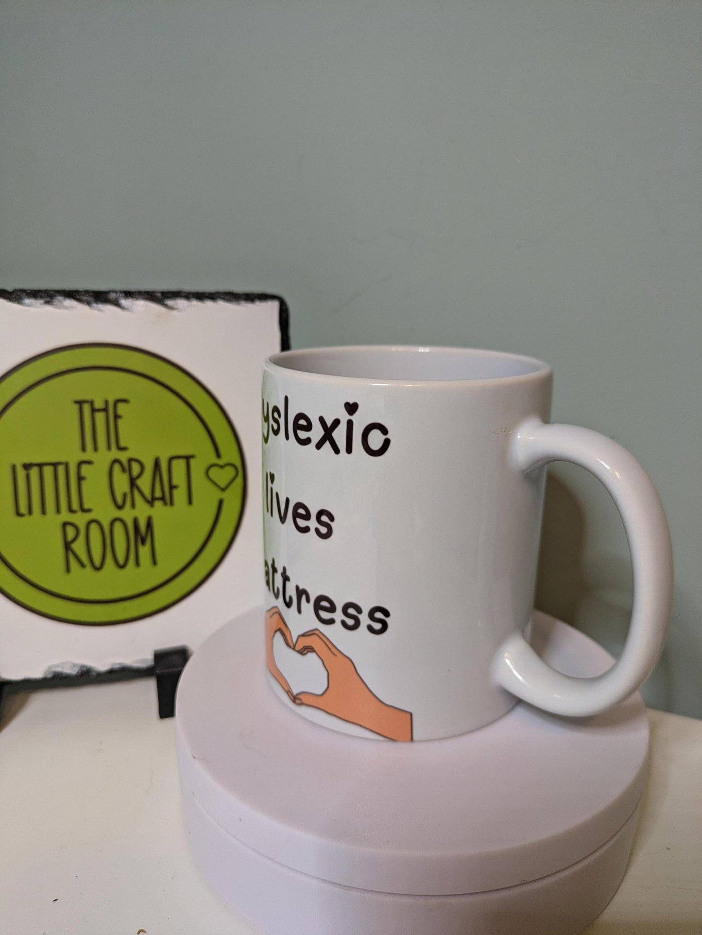 Dyslexic lives matter meme mug